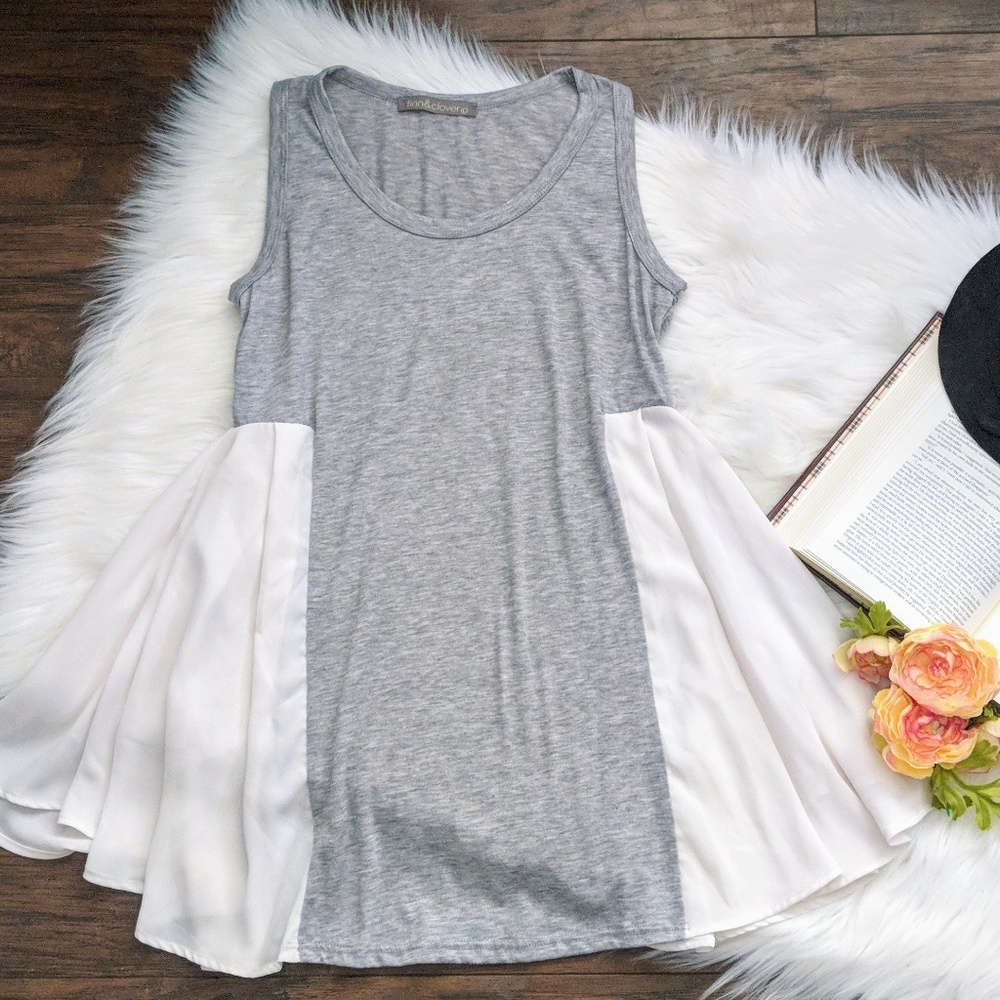 Finn&Clover grey and white panel top